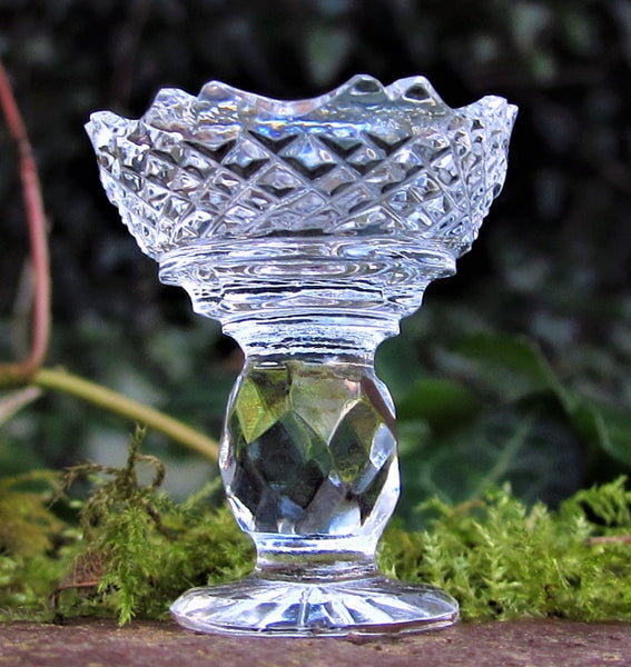 Faceted Footed Centre